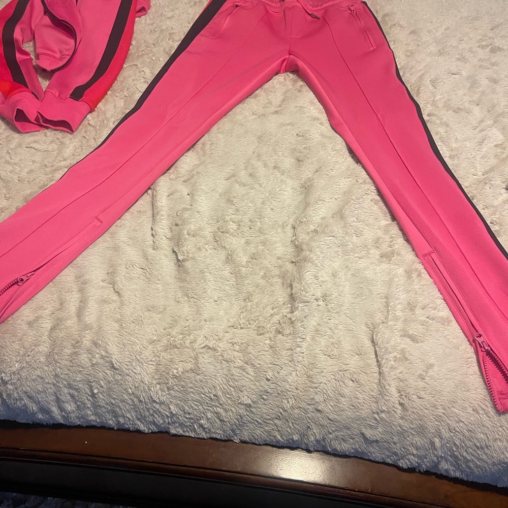 Tracksuit - Picture 9 of 13